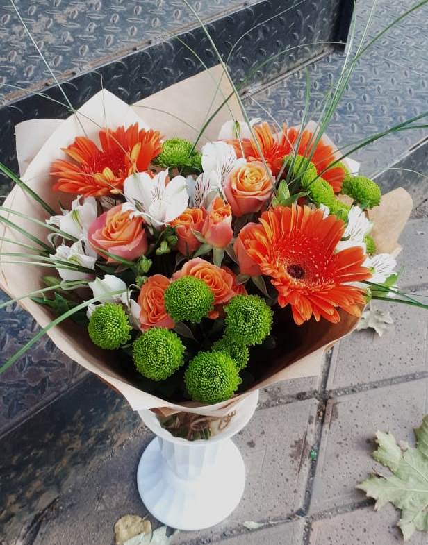 Букет цветов из: Герберы, Хризантемы, Альстромерии и Розы в Винсадах
