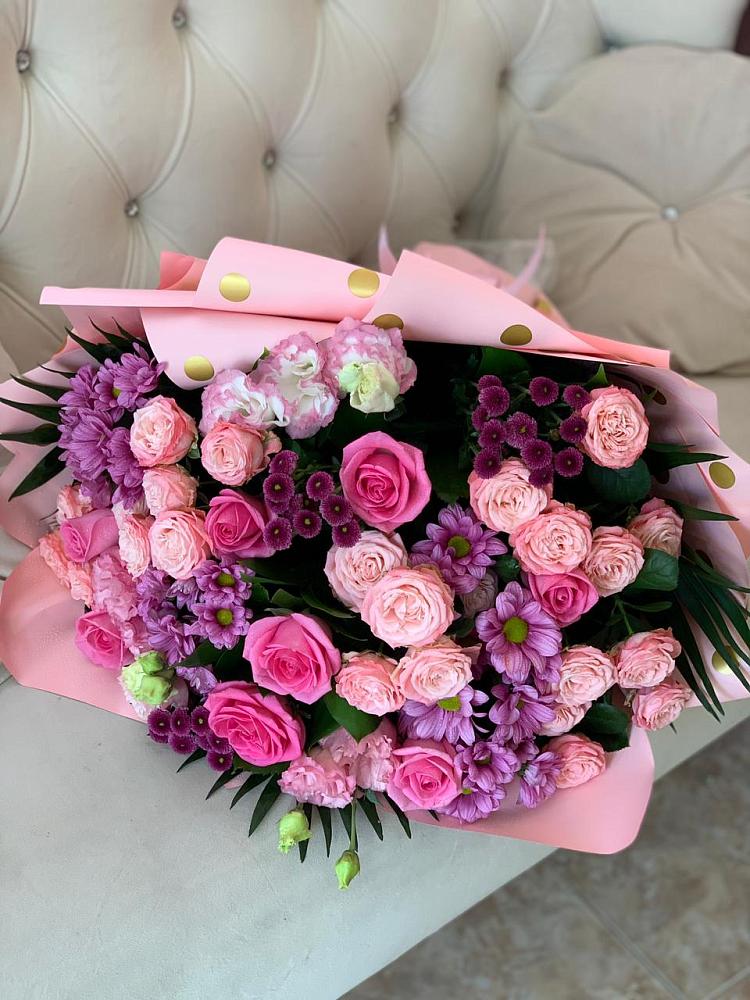 Букет цветов из: Хризантемы, Розы и Лизиантусы в Винсадах