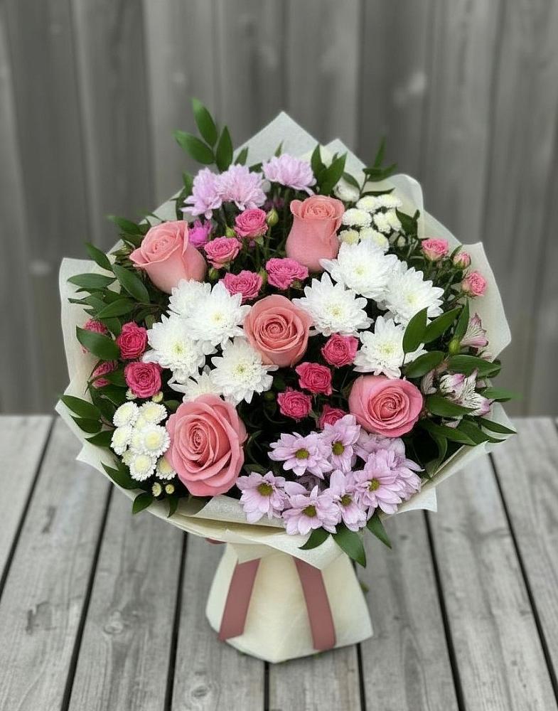 Букет цветов из: Альстромерии, Гвоздики, Розы и Хризантемы в Винсадах