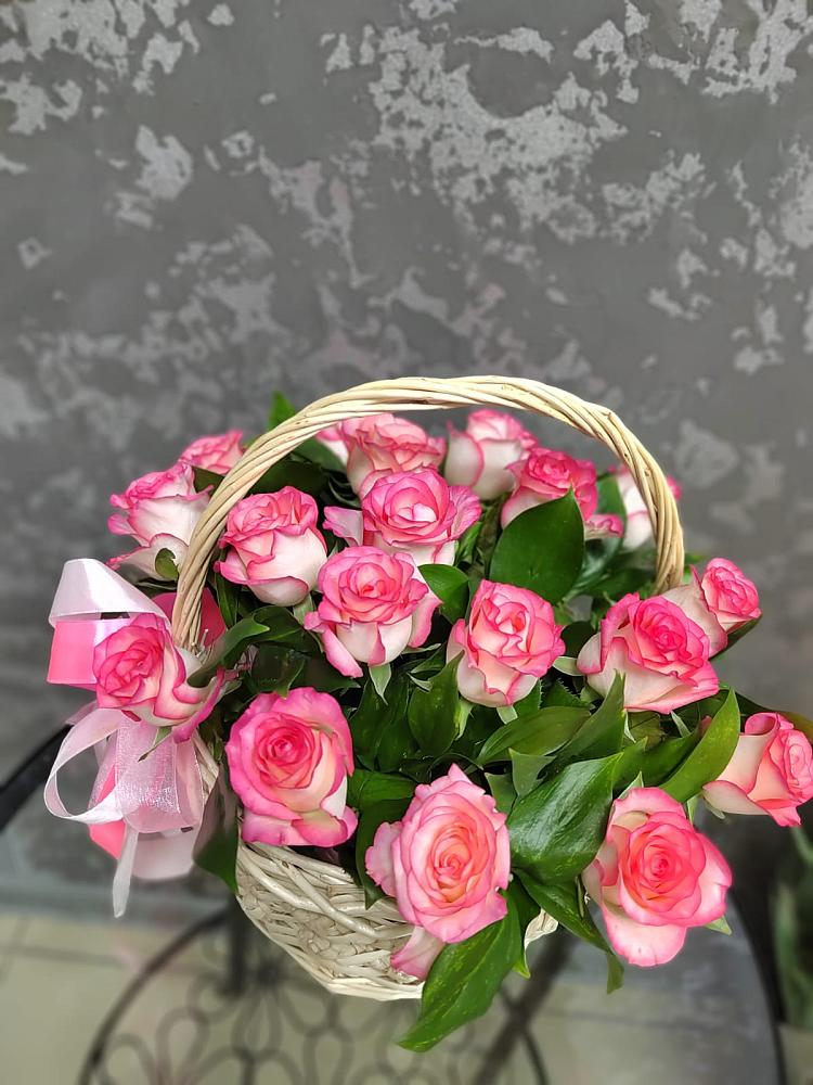 Цветочная композиция из Розы в корзине в Винсадах