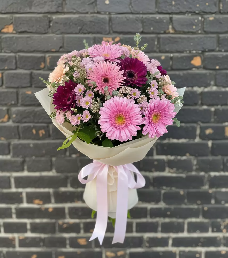 Букет цветов из: Герберы и Хризантемы в Винсадах
