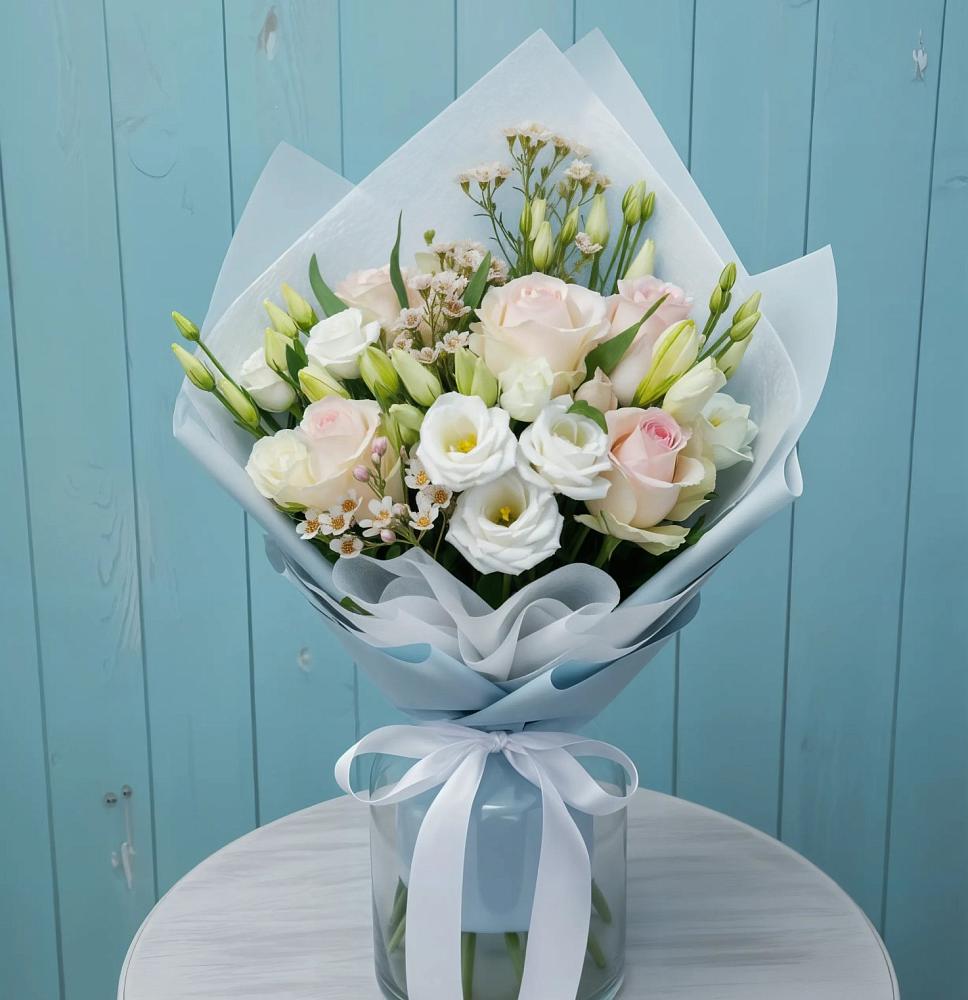 Букет цветов из: Розы и Лизиантусы в Винсадах