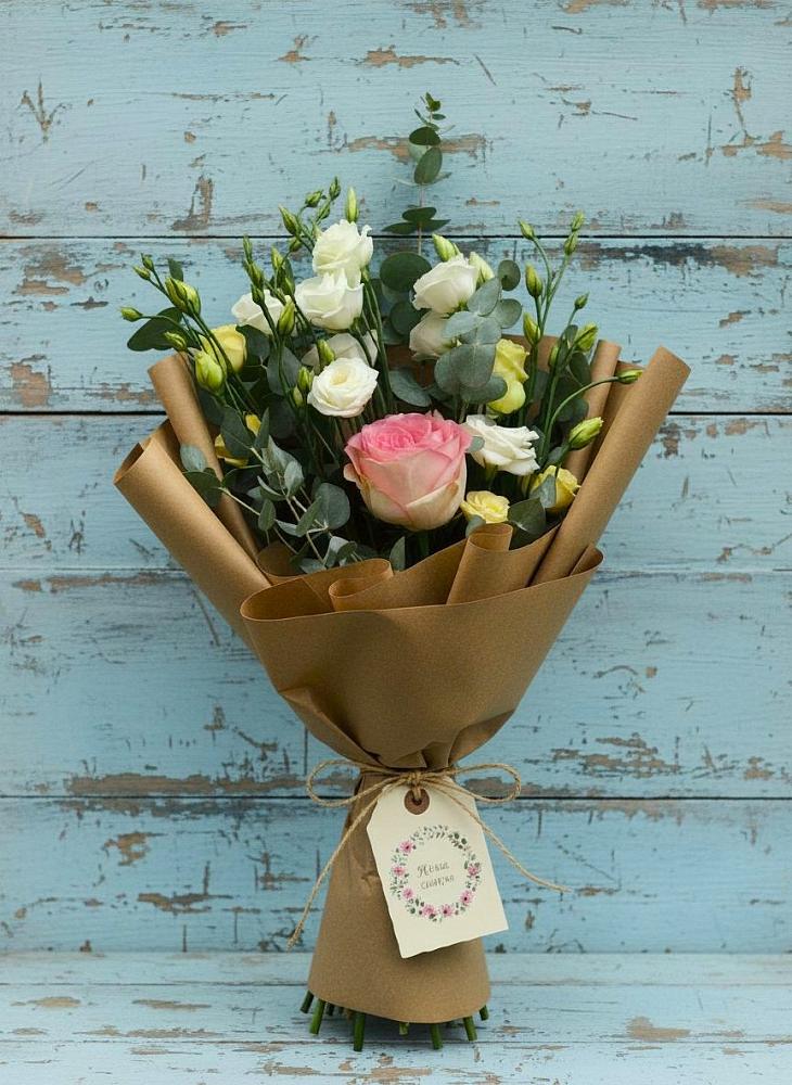 Букет цветов из: Розы и Лизиантусы в Винсадах