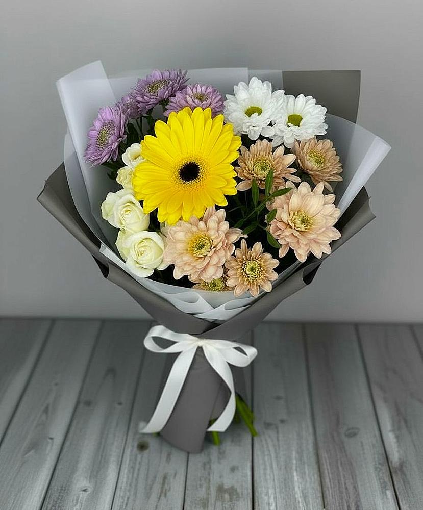 Букет цветов из: Розы, Герберы и Хризантемы в Винсадах