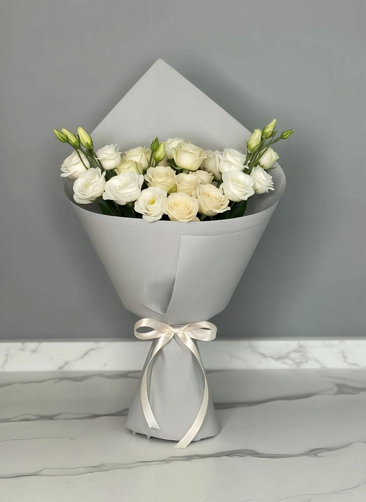 Букет цветов из: Розы и Лизиантусы в Винсадах