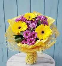 Букет цветов из:  Хризантемы и Герберы в Винсадах
