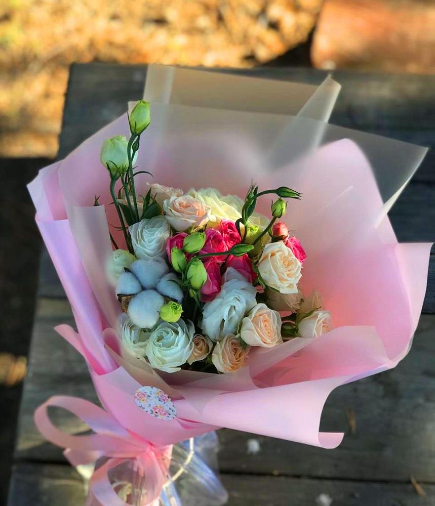 Букет цветов из: Розы и Лизиантусы в Винсадах