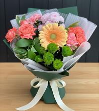 Букет цветов из:  Гвоздики, Розы, Герберы и Хризантемы в Винсадах