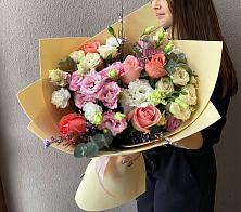 Букет цветов из:  Розы, Лизиантусы и Гвоздики #REPLACE_PRED# Винсадах